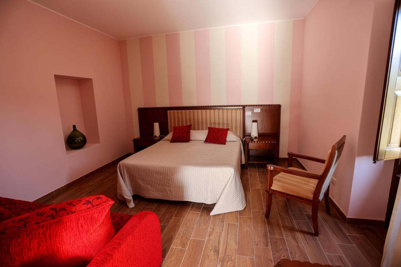 Hotel La Porta Delle Gole Motta Camastra Exteriér fotografie