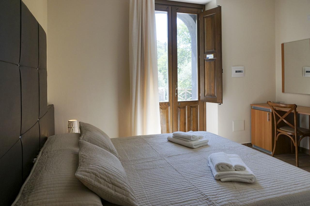 Hotel La Porta Delle Gole Motta Camastra Exteriér fotografie