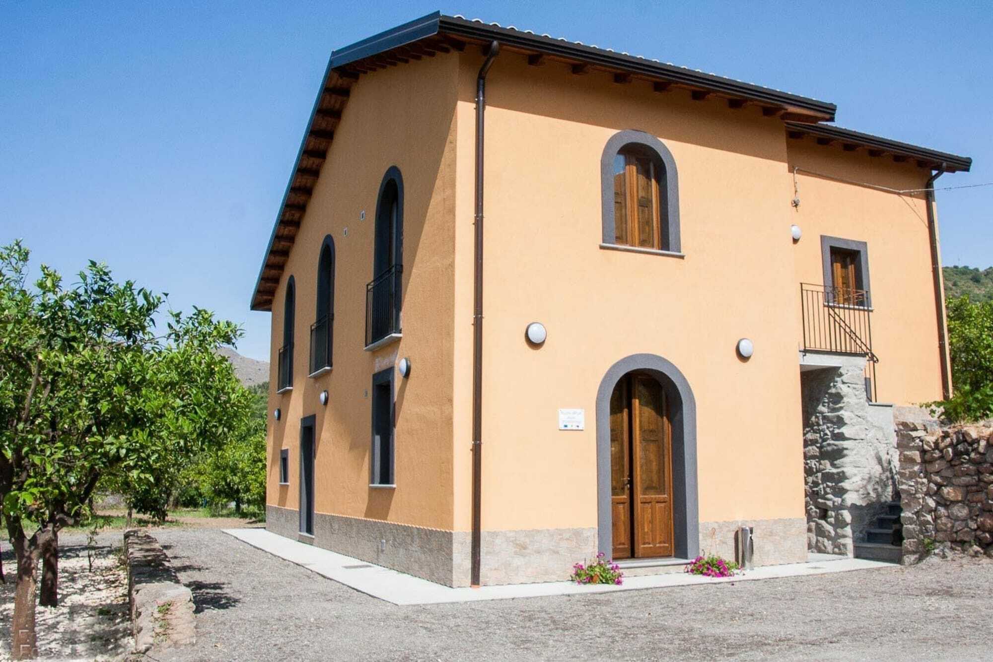 Hotel La Porta Delle Gole Motta Camastra Exteriér fotografie